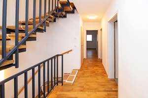 Bezugsfertig: Großzügiges und ruhiges Neubau-Reihenhaus nähe Rosenheim – ideal für München-Pendler – Die vollständige Adresse der Immobilie erhältst du vom Anbieter., 83135 Schechen – Vorschaubild 13