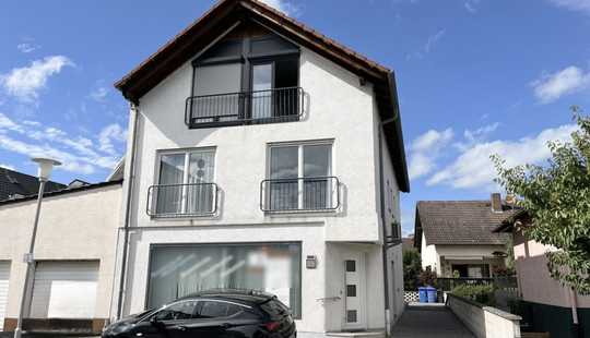 Bild von ALL INCLUSIVE: 2-Familienhaus + Einliegerwohnung + PKW-Stellplätze