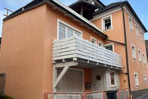 Großzügiges 6-Zi-Einfamilien- oder Ferienhaus mit 2 Kaminen, Balkon, Dachterrasse, Studio & Garage – Tirschenreuth (Kreis) – Vorschaubild 1