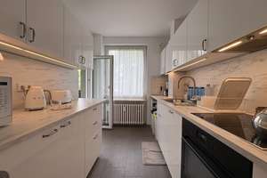 Großzügiges Wohnen auf zwei Ebenen – 6-Zimmer-Maisonettewohnung mit 3 Balkonen in Niederkassel – Die vollständige Adresse der Immobilie erhältst du vom Anbieter., 40547 Niederkassel, Düsseldorf – Vorschaubild 17
