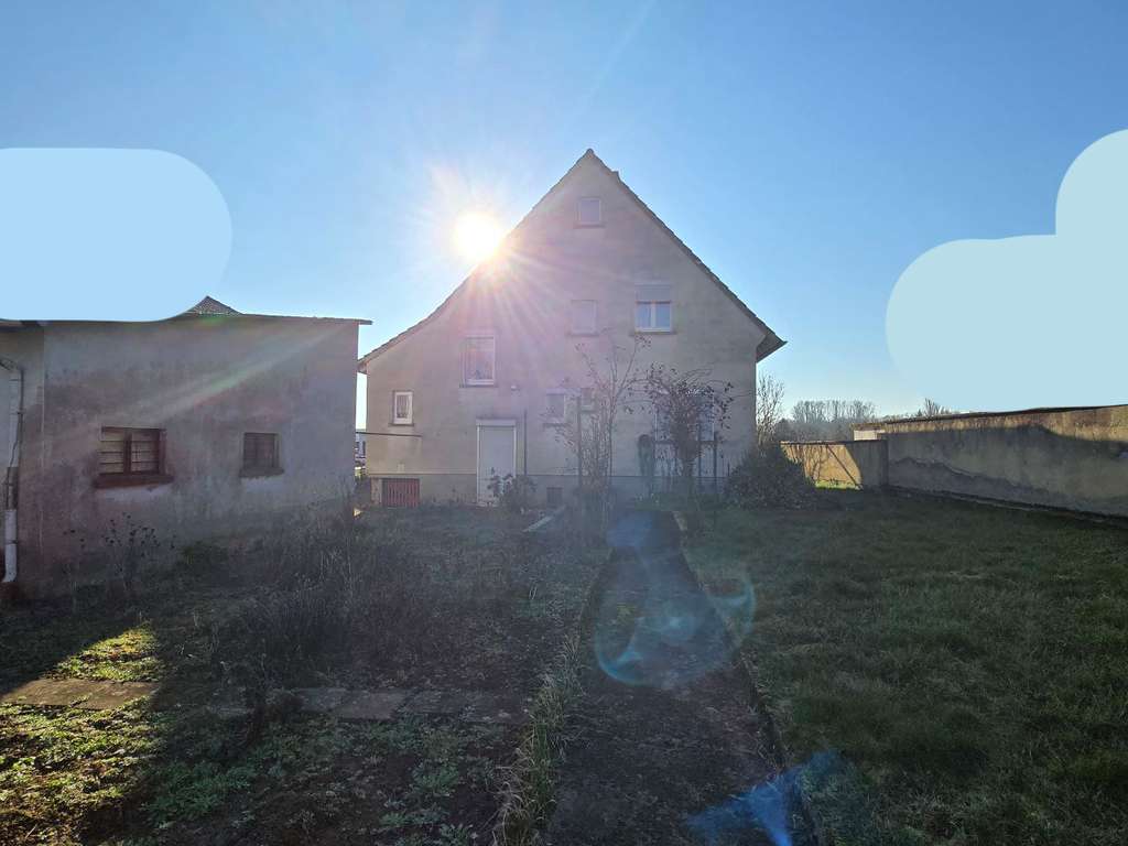 Immobilie in Schaafheim - Renovierungsbedürftiges 6-Zimmer Einfamilienhaus in Schaafheim mit Garage - Bild 1