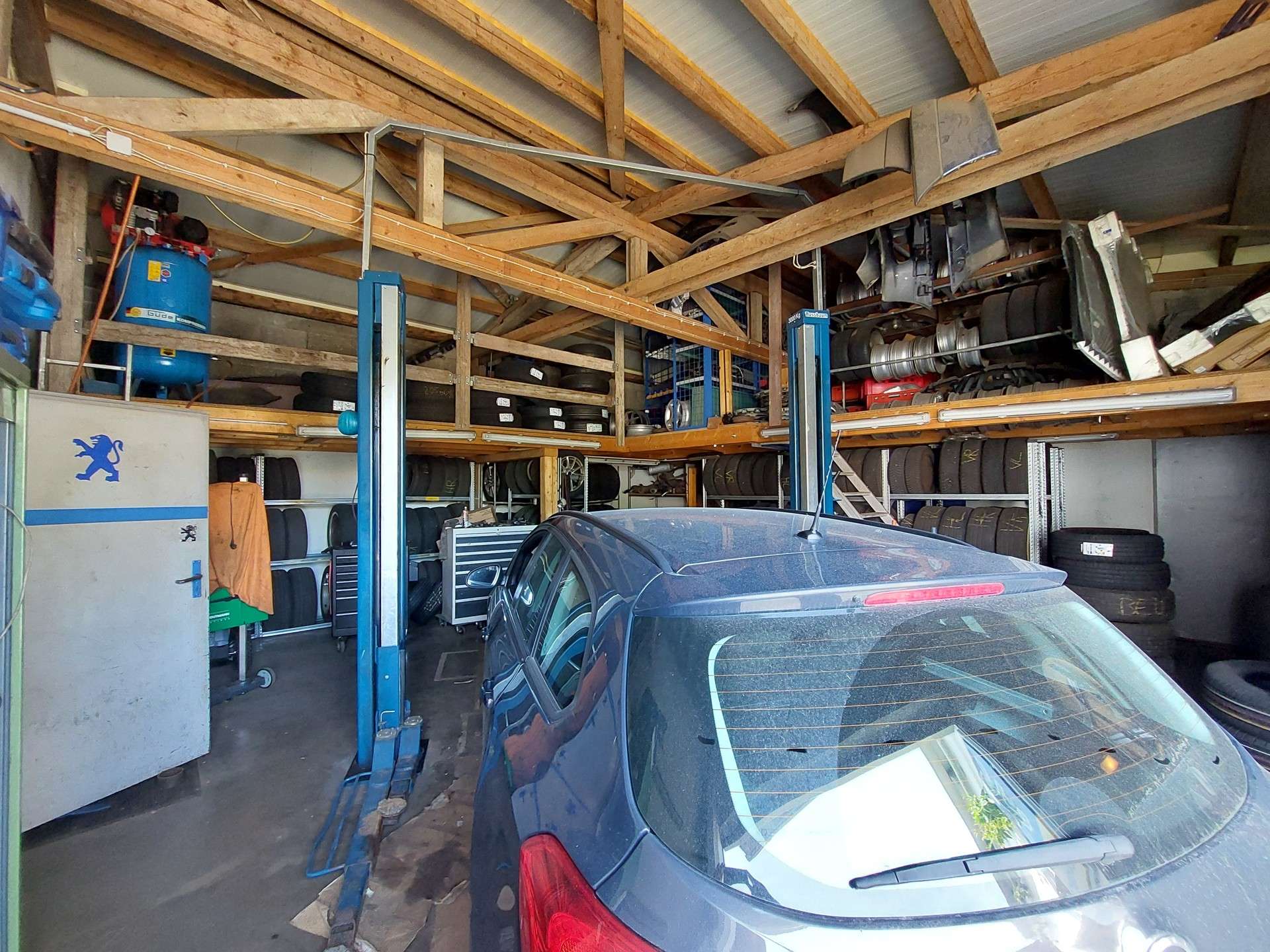 Immobilie in Geisingen - Zweifamilienhaus mit KFZ-Garagen für Gewerbe - Bild 6