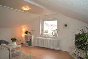 ++ frisch renoviert & gemütlich: schöne 3-Raum Maisonette mit Stil und Tageslichtbad ++