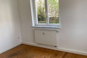 Schöne 3-Zimmer-Wohnung mit Garten, Gartenhaus , Terasse, Garage, Stellplatz und EBK in Stuttgart – Berglenstraße 14, 70188 Gaisburg, Stuttgart – Vorschaubild 3