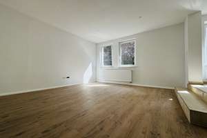 Modernes Wohnen im separaten Hinterhaus – Großzügige 4-Zimmer-Wohnung mit Terrasse – Gustav-Adolf-Straße 40, 9116 Altendorf, Chemnitz – Vorschaubild 2