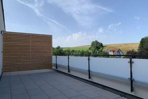 SINGLE-WOHNUNG! 2-Zimmer-Wohnung mit großzügiger Dachterrasse und viel Wohnflair (Wohnung 14, DG) – Waldachstraße 5, 72178 Waldachtal – Vorschaubild 1