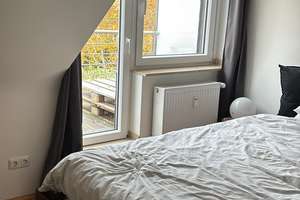 Helle sanierte Altbau 2-Zimmer-Dachgeschosswohnung direkt am Zoopark – Sybelstraße 10, 40239 Düsseltal, Düsseldorf – Vorschaubild 10