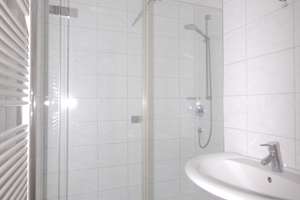 Helle 3-Zimmer-Wohnung mit Erker und großem Balkon – Olpener Straße 129-131, 51103 Höhenberg, Köln – Vorschaubild 8