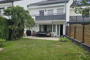 Kernsaniertes Reihenmittelhaus im Regensburger Westen mit Garten & viel Platz für die ganze Familie