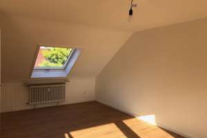Zuhause mit 2 Zimmern und Balkon in Schoppershof