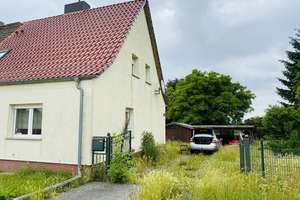 19 km bis Prenzlau – Vollsanierte DHH (2005) in Werbelow auf 1.510 m² Grundstück mit großem Garten ! – Die vollständige Adresse der Immobilie erhältst du vom Anbieter., 17337 Uckerland – Vorschaubild 1