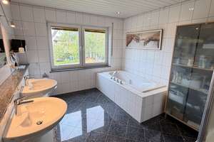 Charmantes Wohnhaus mit zwei Einheiten und großem Garten – Die vollständige Adresse der Immobilie erhältst du vom Anbieter., 79206 Breisach am Rhein – Vorschaubild 29