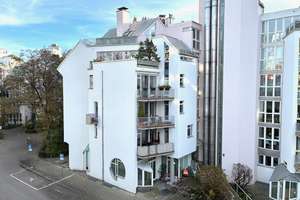 KURFÜRSTENHOF: lichtdurchflutete 4,5 -Zimmer-Whg. mit Loggia, 2 Bädern & TG Stellplatz – Zittelstraße 6, 80796 Neuschwabing, München – Vorschaubild 1