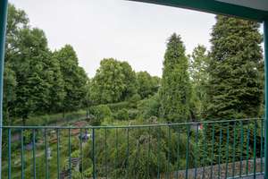 Frisch renovierte 2-Zimmer-Wohnung in Parknähe mit Balkon und Blick ins Grüne in Wersten
