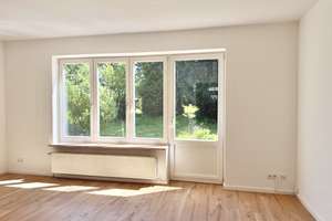 Charmantes Haus mit traumhaftem Garten, sonniger Terrasse und Doppelgarage – Die vollständige Adresse der Immobilie erhältst du vom Anbieter., 22359 Volksdorf, Hamburg – Vorschaubild 7