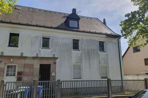 Erlangen-Burgberg - DHH mit 3 Wohnungen - renovierungsbedürftig - mit exkl. Baugrundstück