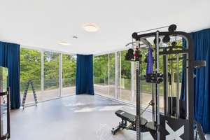 Spektakuläre Luxus-Villa mit parkartigem Garten, Outdoor-Pool und Blick ins Grüne – Die vollständige Adresse der Immobilie erhältst du vom Anbieter., 97082 Steinbachtal, Würzburg – Vorschaubild 19