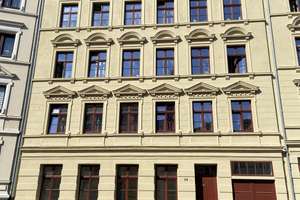 ***Helle Wohnung im stilvollen Altbau***