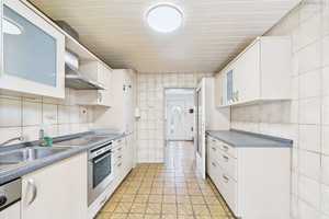 **Idyllisches Einfamilienhaus mit guter Raumaufteilung, schöner Gartenfläche, Garage uvm. - ruhige L – Donnersbergkreis – Vorschaubild 9