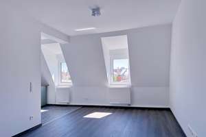 Erstbezug! Sonnige und großzügige 2-Zimmer-Altbauwohnung.  – Veilchenstraße 17, 76131 Oststadt, Karlsruhe – Vorschaubild 3