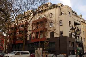 Großzügige 5 Zimmer Wohnung mit zwei Balkonen