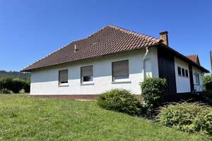 Traumhaft schönes Wohnen mit der Natur als Nachbarn... gepflegter Walmdachbungalow mit Garage auf 1 – Die vollständige Adresse der Immobilie erhältst du vom Anbieter., 96106 Ebern – Vorschaubild 12