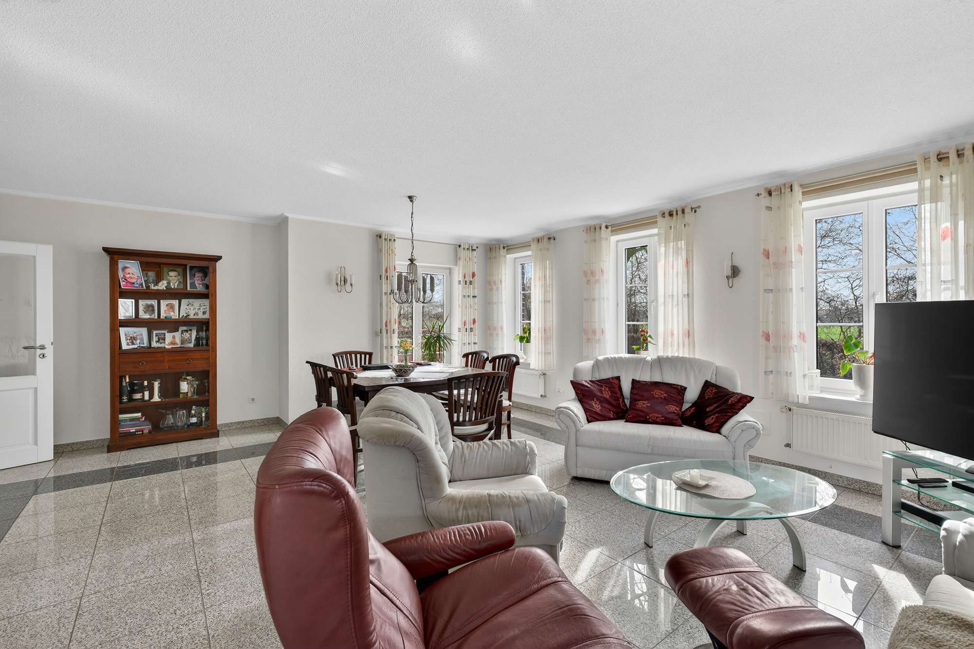 Immobilie in Rhede (Ems) - Freier Blick - Großes EFH in Sackgassenendlage mit Garage und Carport - Bild 7