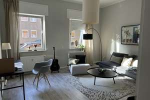 Attraktive 2-Zimmer-Wohnung mit hohen Decken im Erdgeschoss – ab 01.03.2026 verfügbar