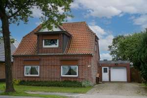 Neuer Preis !
Dauerwohnsitz oder Ferienobjekt an der Nordseeküste.
Gepflegtes EFH mit Einliegerwoh – Die vollständige Adresse der Immobilie erhältst du vom Anbieter., 25718 Friedrichskoog – Vorschaubild 1