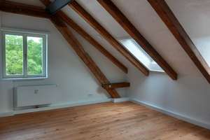 living smart - Wunderschöne 3-Zimmer-Wohnung in denkmalgeschütztem Altbau – Die vollständige Adresse der Immobilie erhältst du vom Anbieter., 81925 Oberföhring, München – Vorschaubild 4