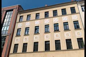 Provisionsfrei* Top ! Dachgeschosswohnung frisch renoviert, Tageslichtbad & EBK von privat