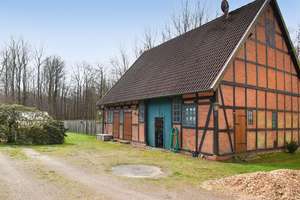 Idyllisches Leben unter Reet: Sonniges Fachwerk-Ensemble auf traumhaftem Grundstück! – Die vollständige Adresse der Immobilie erhältst du vom Anbieter., 24816 Luhnstedt – Vorschaubild 3