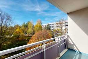 Platz für die Familie: 4-Zimmer-Wohnung mit Ausblick in´s Erzgebirge! + 1.000 EUR Möbelgutschein*! – Albert-Köhler-Straße 85, 9122 Chemnitz – Vorschaubild 9