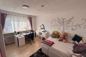Sehr gepflegte 2-Zimmer-Wohnung inkl. Dachbalkon mit Panoramablick über das Neckartal