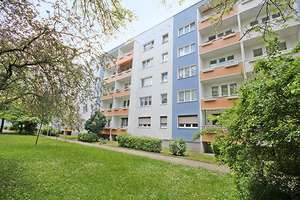 In der Herrichtung! 2-Raumwohnung mit Balkon+ Dusche ganz unten! – Kattowitzer Str. 31, 6128 Südstadt, Halle (Saale) – Vorschaubild 1