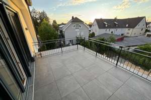 Zweitbezug 2-Zimmer-Dachterrassenwohnung in Mehrfamilienvilla mit fünf Wohneinheiten – Glockenblumenstrasse 16, 80935 Lerchenau-Ost, München – Vorschaubild 4
