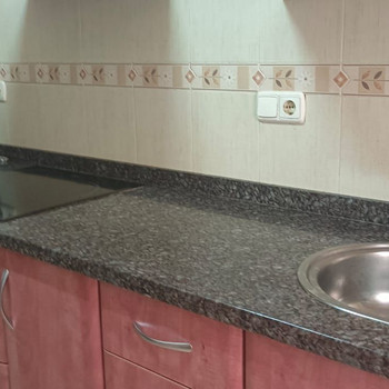 GERÄUMIGE DOPPELHAUSWOHNUNG IN DER NÄHE DES BAHNHOFS WHITE
