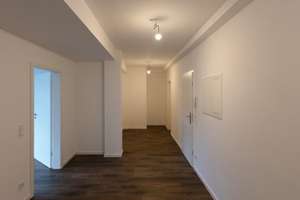 Schönes Wohnen im Herzen von Düsseldorf: Hochwertige Ausstattung in zentralster Lage – 40213 Altstadt, Düsseldorf – Vorschaubild 6
