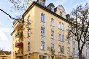 Exklusive 4,5-Zimmer-Altbauwohnung in Neuhausen – komplett möbliert und bezugsfrei