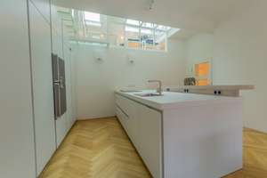 Herzogpark/Bogenhausen: 4-Zimmer-Wohnung mit Dachterrasse, Balkon und Garten – Kolbergerstr 18, 81679 Herzogpark, München – Vorschaubild 4