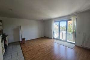 Lichtdurchflutete 1-R-ETW mit offenem Küchen- und Wohnbereich mit EBK & Balkon, TG-SP mgl. – 4178 Burghausen-Rückmarsdorf, Leipzig – Vorschaubild 9