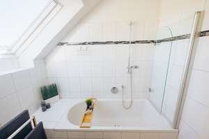Tolle Maisonette Wohnung mit eigenem Garten, Doppelgarage & Loggia – Die vollständige Adresse der Immobilie erhältst du vom Anbieter., 33649 Brackwede, Bielefeld – Vorschaubild 12