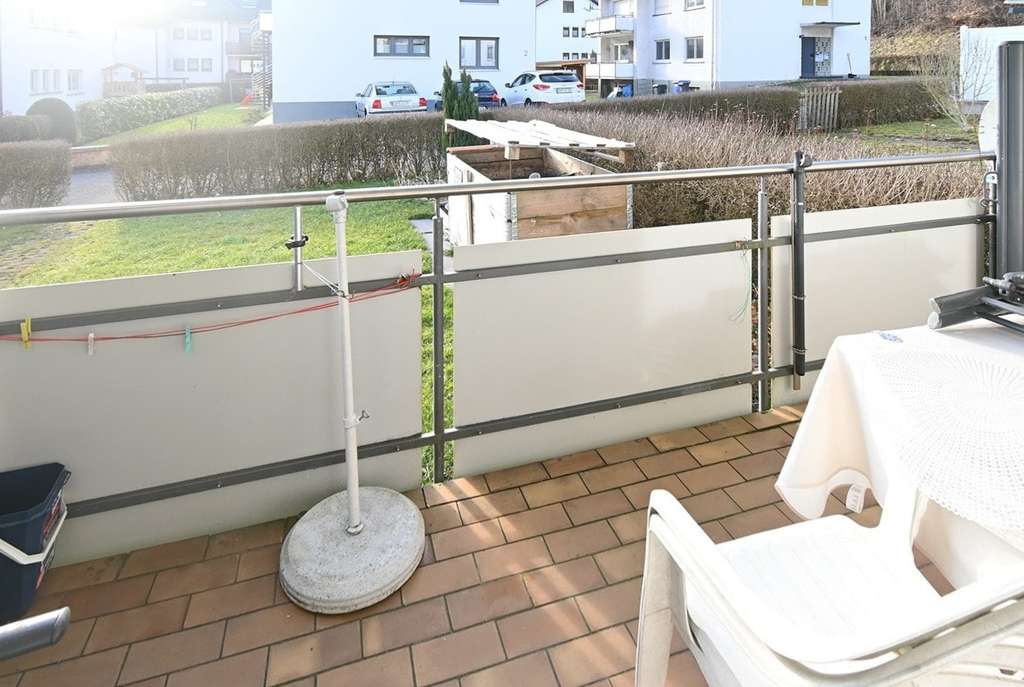 Immobilie in Elzach - Interessante Kapitalanlage  ! 
Gepflegtes 3-Familienhaus in sehr guter Stadtlage - Bild 3