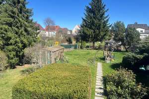 Wunderschön gelegene und großzügige 2 Zimmer Wohnung auf 2 Ebenen mit Balkon und 2 Stellplätzen – Die vollständige Adresse der Immobilie erhältst du vom Anbieter., 4319 Engelsdorf, Leipzig – Vorschaubild 2