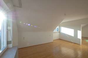 Sonnenberg-Juwel: Helle 3-Zimmer-Dachgeschoss-Wohnung mit Gartenflair – Die vollständige Adresse der Immobilie erhältst du vom Anbieter., 70597 Sonnenberg, Stuttgart – Vorschaubild 4