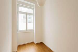 Altbaucharme direkt am Volksgarten | 2-Zimmer-Wohnung (inkl. neuer Küche) – Emmastrasse 1, 40227 Oberbilk, Düsseldorf – Vorschaubild 3