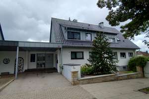Viel Platz für alle: Großzügiges Doppelhaus in Essen-Leithe