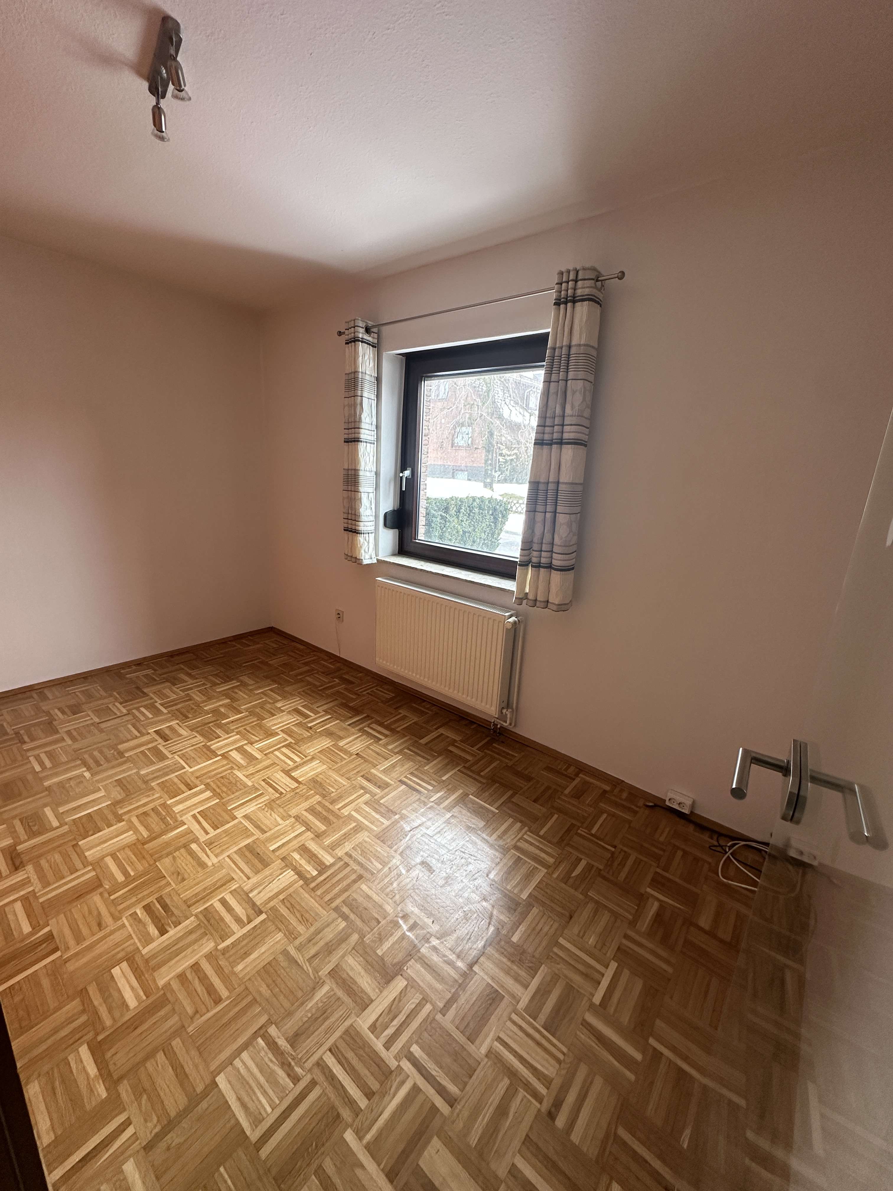 Immobilie in Hardegsen - Großes Einfamilienhaus mit viel Nutzfläche und tollem Garten - Bild 9