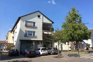 Gepflegte 2-Zimmer-DG-Wohnung mit Einbauküche in Fellbach