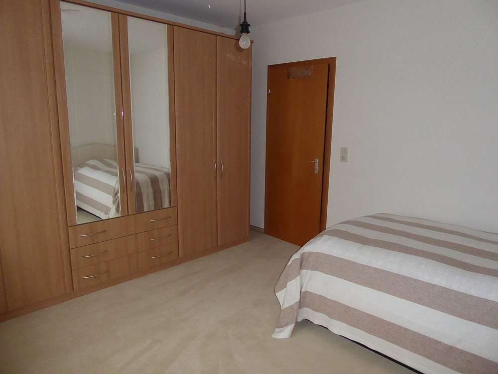 Immobilie in Waldbröl - Wenn Sie gerne Treppen steigen: sonnige Wohnung mit Balkon in gepflegtem Mehrparteienhaus - Bild 2